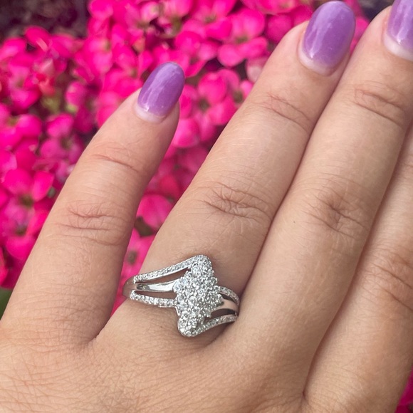 10k Vintage .4 ctw Diamond Cluster Bypass Ring - Picture 5 of 5